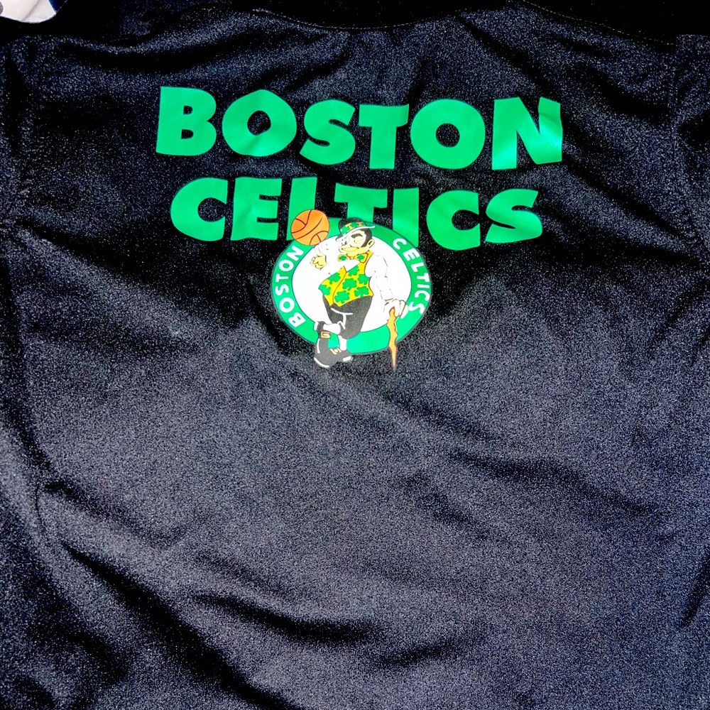 NBA CELTICS Kids size M (10/12) light weight. Quarter zip pullover.